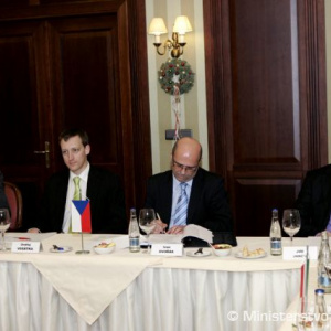 Jednanie riaditeľov pre obrannú politiku krajín V4