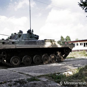 Mechanizovaná rota z Martina cvičí v Lešti boj v meste