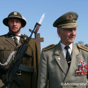 14.	Veterán bojov za slobodu generálporučík v. v. Ján Husák   