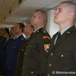 Generál Bulík dnes odmenil poddôstojníkov
