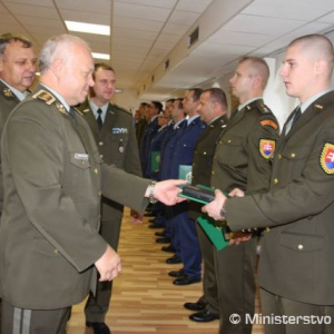 Generál Bulík dnes odmenil poddôstojníkov