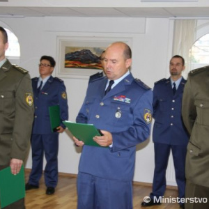 Generál Bulík dnes odmenil poddôstojníkov