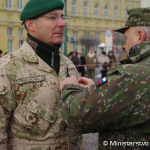 Medaily pre vojakov z operácií ISAF a KFOR