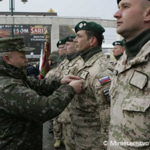 Vojaci z operácií KFOR a ISAF ocenení medailami