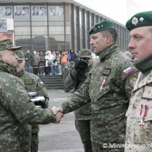 Vojaci z operácií KFOR a ISAF ocenení medailami