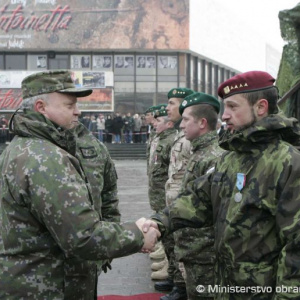 Vojaci z operácií KFOR a ISAF ocenení medailami