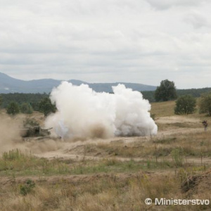 S poriadnym výstrelom sa s divákmi lúčil tank T 72 M2