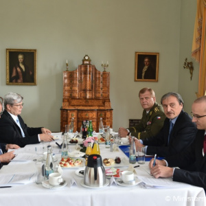 Ministri Gajdoš a Stropnický rokovali o spolupráci v rámci iniciatívy PESCO aj v zahraničných operáciách