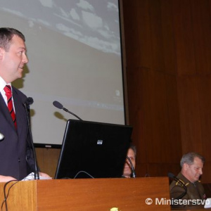 Minister obrany SR vystúpil v Akadémii ozbrojených síl