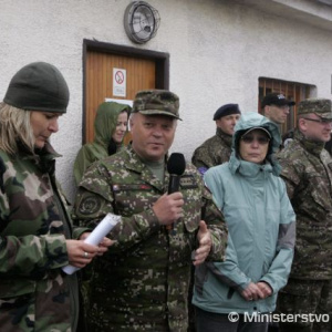 Novinári si zmerali sily v streleckej súťaži