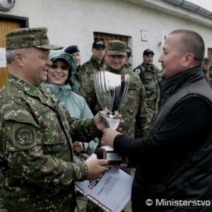 Novinári si zmerali sily v streleckej súťaži