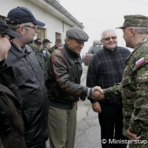 Novinári si zmerali sily v streleckej súťaži