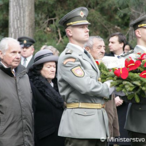 Úctu perzekvovaným prišli vyjadriť aj ich spoluväzni a príbuzní