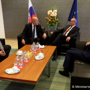 Minister Gajdoš poďakoval za dlhoročnú prácu šéfovi odborov M. Lackovi