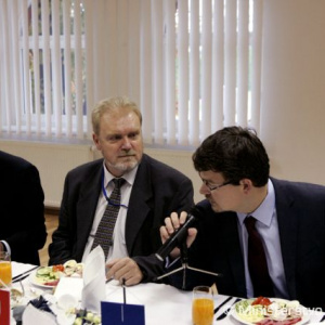 (sprava)  Róbert Ondrejcsák, štátny tajomník Ministerstva obrany SR, Róbert Radič, generálny riaditeľ sekcie obranného plánovania a manažmentu zdrojov Ministerstva obrany SR a Vladimír Tarasovič, riaditeľ kancelárie štátneho tajomníka MO SR