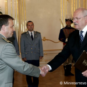 Prezident Slovenskej republiky menoval a povýšil generálov