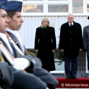 Vyhodnotenie roka 2011 sa zúčastnil aj prezident Ivan Gašparovič, predsedníčka vlády Iveta Radičová a hostiteľom bol náčelník GŠ OS SR genmjr. Peter Vojtek (vpravo)