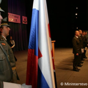 Vyznamenávanie vojenských policajtov