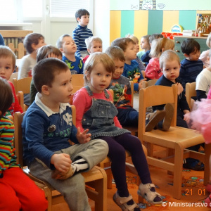 Rezort obrany symbolicky odmenil deti, ktoré pripravili pozdravy pre vojakov
