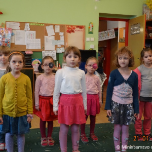 Rezort obrany symbolicky odmenil deti, ktoré pripravili pozdravy pre vojakov