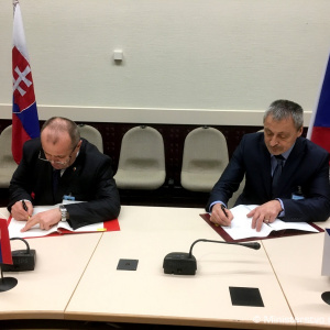 Ministri obrany SR a ČR podpísali zmluvu o spolupráci pri ochrane vzdušného priestoru