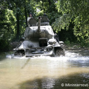 Červená armáda (opäť) prekročila Hron