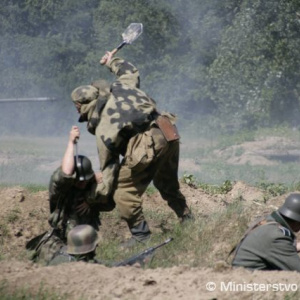 Červená armáda (opäť) prekročila Hron