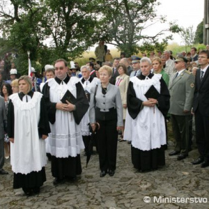 Spomienka na M. R. Štefánika v jeho rodných Košariskách