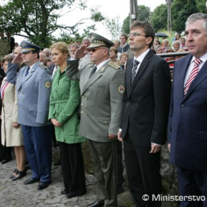 Spomienka na M. R. Štefánika v jeho rodných Košariskách