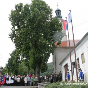 Spomienka na M. R. Štefánika v jeho rodných Košariskách
