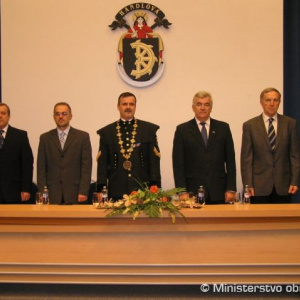 Ocenenie ozbrojených síl SR od mesta Handlová