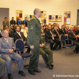 Ocenenie ozbrojených síl SR od mesta Handlová