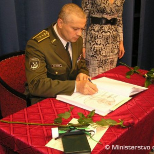 Ocenenie ozbrojených síl SR od mesta Handlová