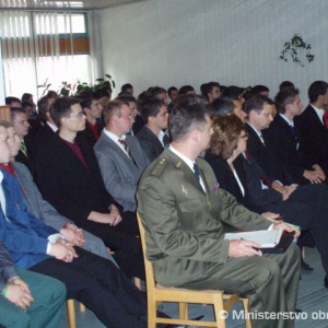 Stretnutie ministra obrany so študentmi v Brezovej pod Bradlom