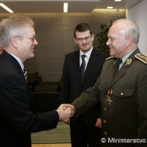 Zlatý záslužný kríž Bundeswehru pre generála Bulíka