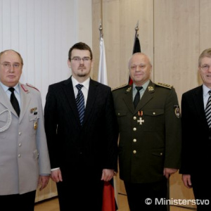 Zlatý záslužný kríž Bundeswehru pre generála Bulíka