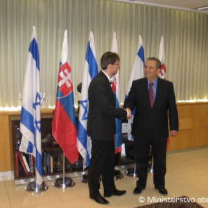 Minister obrany SR Ľ. Galko a minister obrany Izraela E. Barak