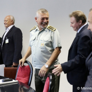 Rezort obrany otvoril verejnú diskusiu k návrhu aktualizovanej Bielej knihy o obrane SR