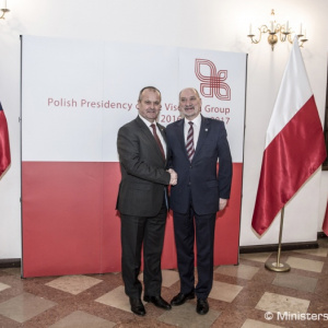 Ministri obrany Vyšehradskej štvorky rokovali o spoločných projektoch