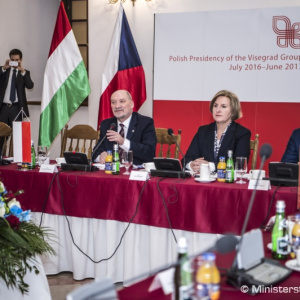 Ministri obrany Vyšehradskej štvorky rokovali o spoločných projektoch
