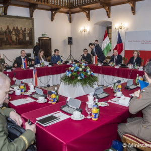 Ministri obrany Vyšehradskej štvorky rokovali o spoločných projektoch