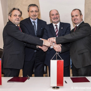 Ministri obrany Vyšehradskej štvorky rokovali o spoločných projektoch