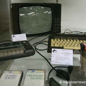 Pohľad do praveku počítačov - Comodor Plus 4 z roku 1980