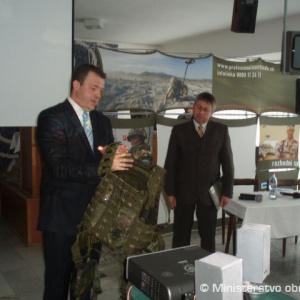 Minister obrany diskutoval so študentmi na východe