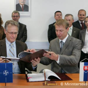 Príprava stretnutia ministrov obrany krajín NATO na Slovensku prešla do druhej fázy