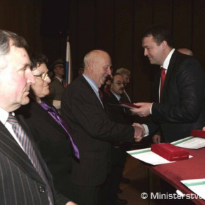 Minister Baška odovzdal medaily Za účasť v boji proti fašizmu a za oslobodenie