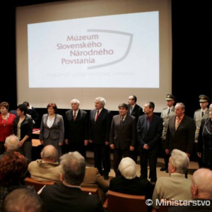 Minister Baška odovzdal medaily Za účasť v boji proti fašizmu a za oslobodenie