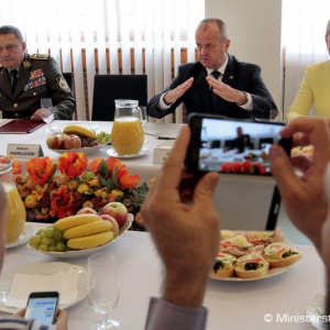 Vedenie rezortu obrany predstavilo zástupcom médií nové strategické dokumenty Slovenskej republiky