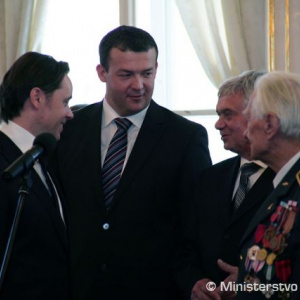 Prezidenti Slovenskej republiky a Ruskej federácie Ivan Gašparovič a Alexander Medvedev vyznamenali slovenských a ruských účastníkov boja proti fašizmu v 2. svetovej vojne