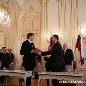 Minister obrany SR Jaroslav Baška a minister spravodlivosti Ruskej federácie Aleksander Konovalov pri podpise zmluvy